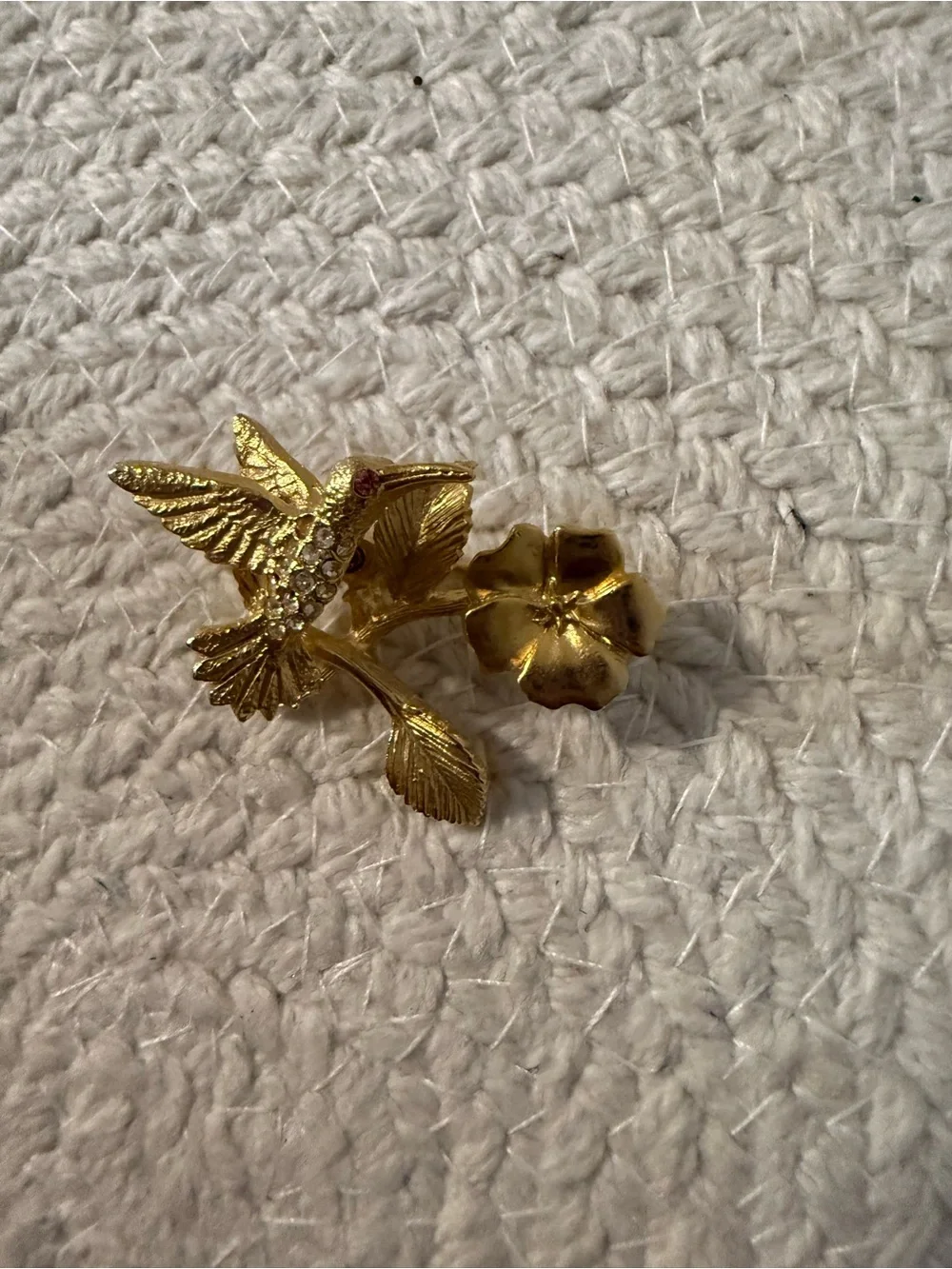 N/A classic subtle gold